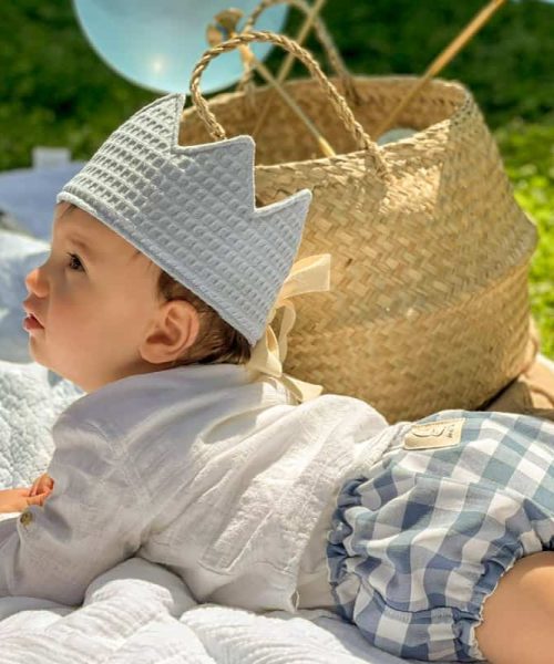 corona-tela-bebe-tumbado-boca-abajo-con-corona-y-culotte